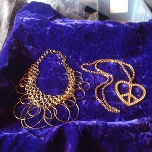 O-15 gold toned necklace lot